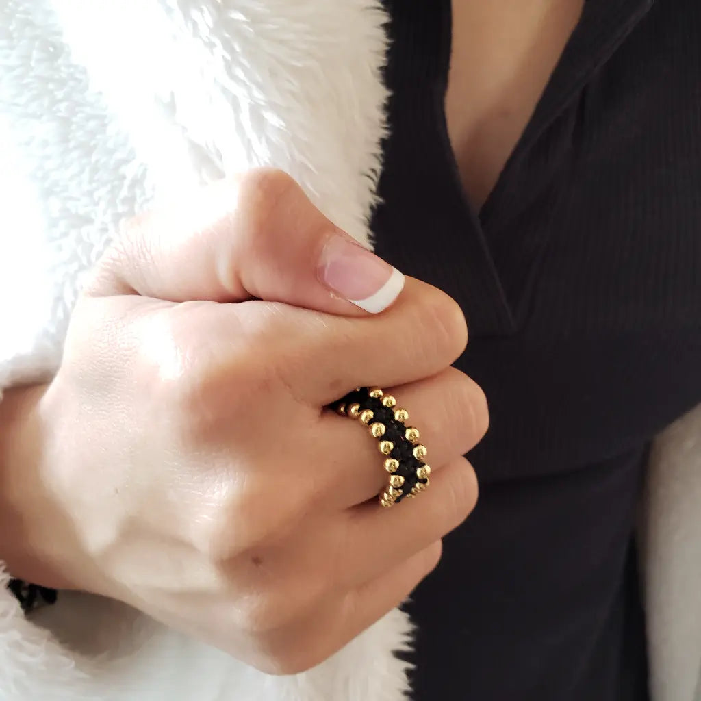 Anillo De Tejido Macramé Y Balines Lisos