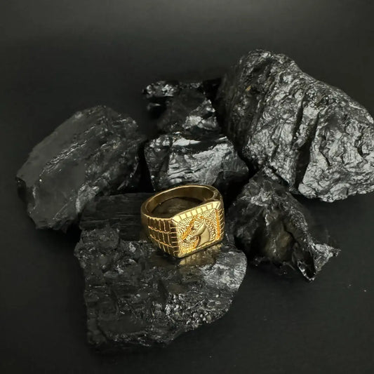 Anillo De Caballero De Caballo Y Diseño Rustico