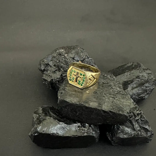 Anillo De Caballero De Cruz Y Piedras Verdes + Envío Gratis