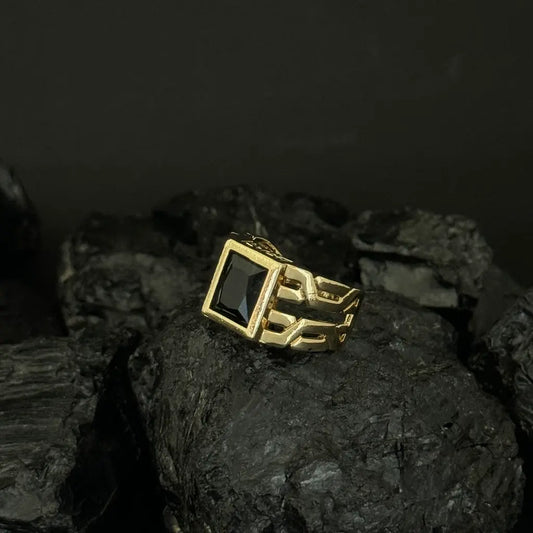Anillo De Caballero De Piedra Grande Negra Y Diseño Rayado