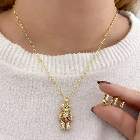 Conjunto De Dama Con Cadena De Tejido Cartier Fina, Juego De Tres Pares De Candongas Y Dije De Oso