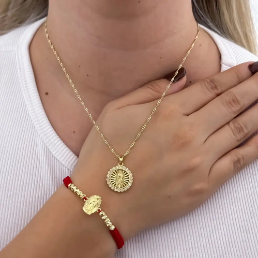 Conjunto De Dama Con Cadena De Tejido Singapur Con Dije De La Virgen De Guadalupe Y Manilla Roja Con Herraje De La Virgen De Guadalupe